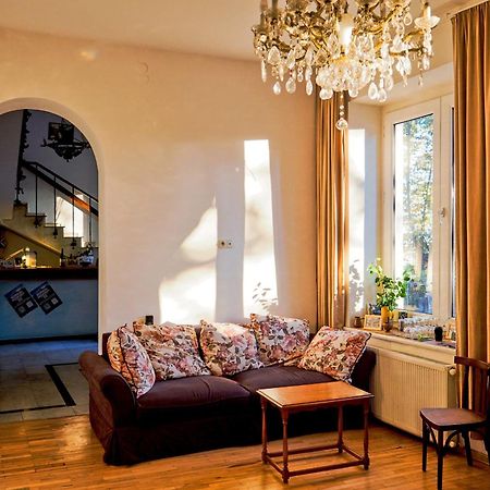 Triple Eight Hotel Тбилиси Экстерьер фото
