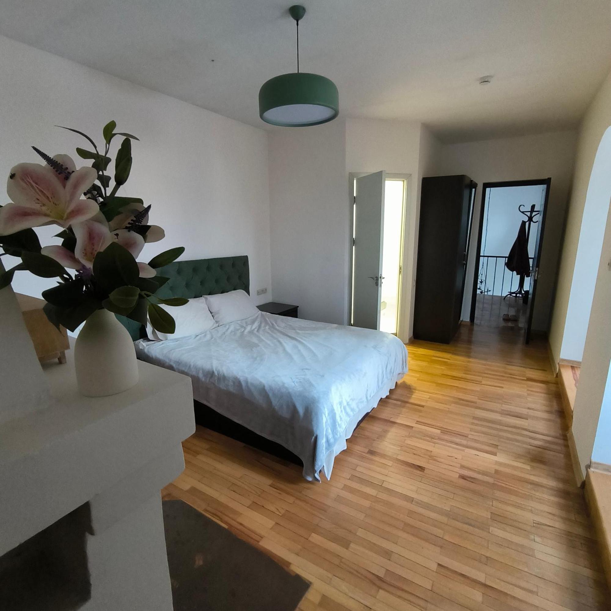 Triple Eight Hotel Тбилиси Экстерьер фото